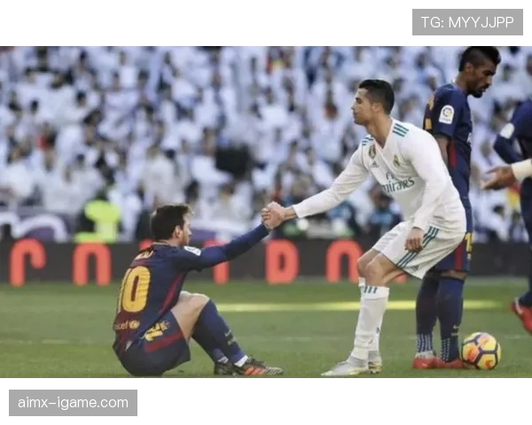 梅西与C罗再度交锋，引爆全球足坛热潮