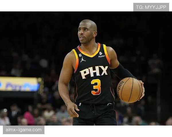 洛瑞无球跑动制造空位，三分效率反超保罗