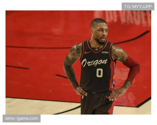 利拉德昨晚上场，穿的鞋比我一个月工资还贵，我是看比赛还是逛奢侈品店？